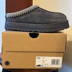 UGG Tazz size 1